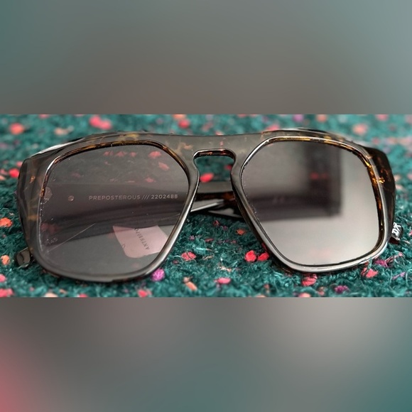 Le Specs Oversized Sunglasses NWT Chic Tortoise Statement Shades main image 13